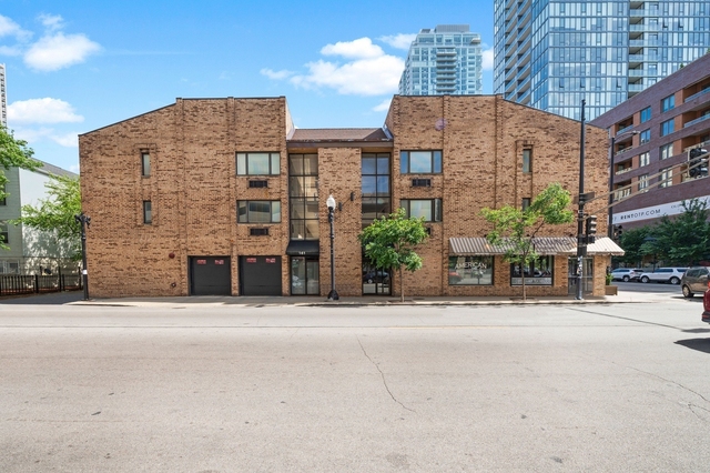 163 W Division Street - Photo 1
