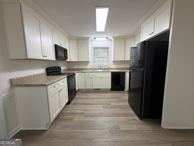 107 Austin Court - Photo 1