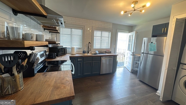 907 White Street Sw - Photo 1