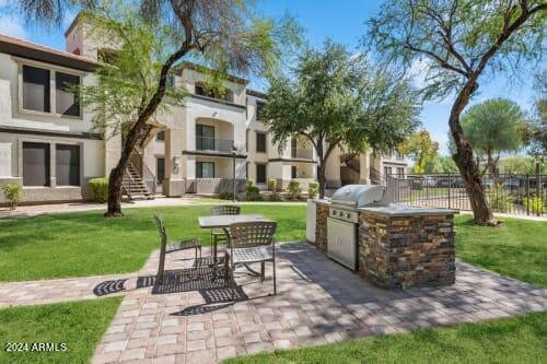 15801 S 48th Street - Photo 1