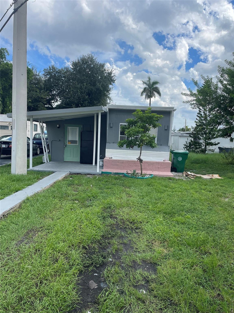 8556 Berkley Drive - Photo 1