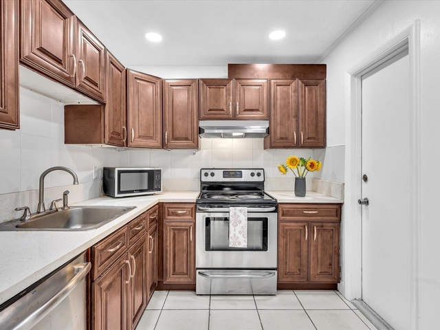620 Nw 13th Street - Photo 1