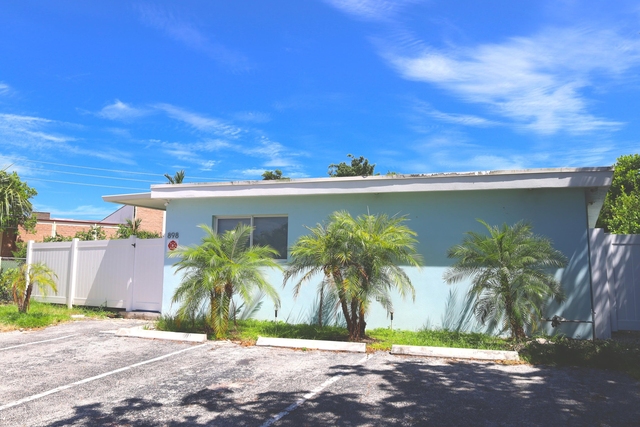 898 Se 2nd Place - Photo 1
