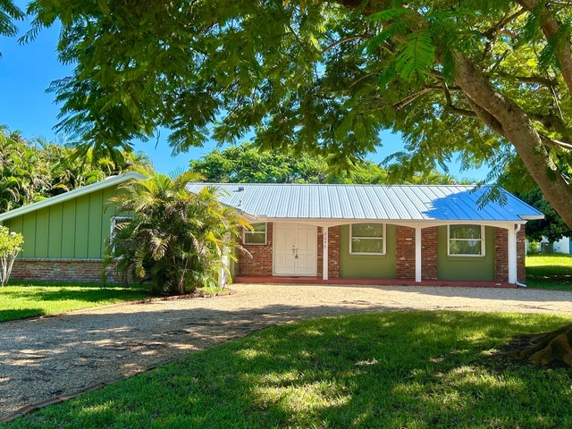 2095 Nw Fork Road - Photo 1