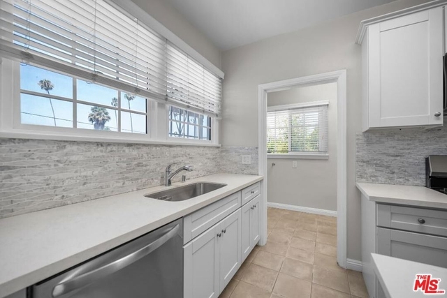 1223 1/2 4th Avenue - Photo 1