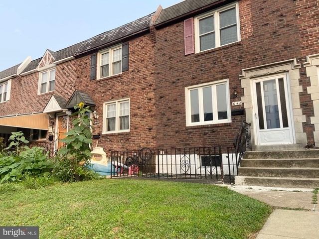 642 Magnolia Avenue - Photo 1