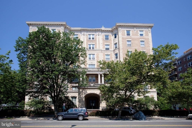 1851 Columbia Road Nw - Photo 1
