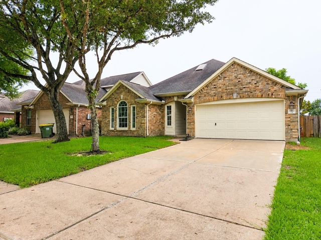 11902 White Water Bay Drive - Photo 1