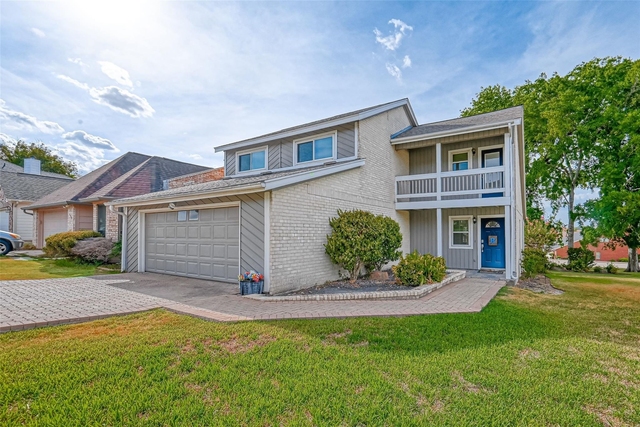 131 Cove Circle - Photo 1