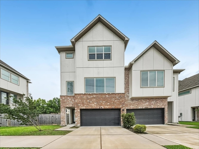 10534 Executive Lake Drive - Photo 1