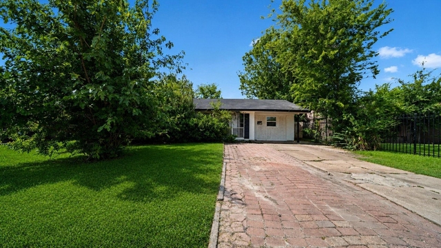 5242 Greylog Drive - Photo 1