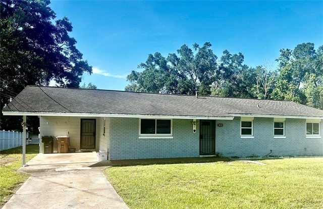 3020 Se 11th Street - Photo 1