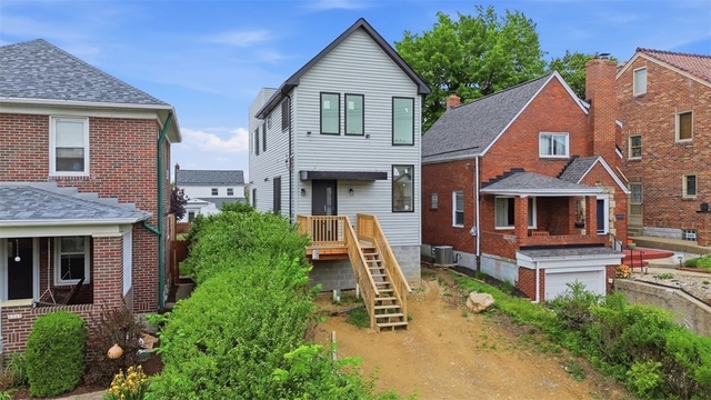 1361 Hawthorne St - Photo 1