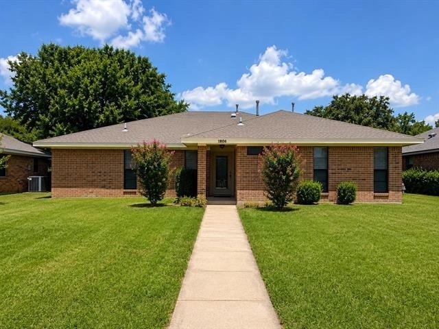 7806 Williams Avenue - Photo 1