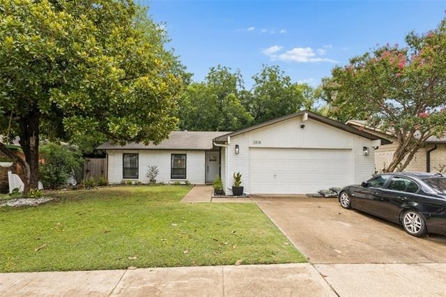 3818 Ruidosa Avenue - Photo 1
