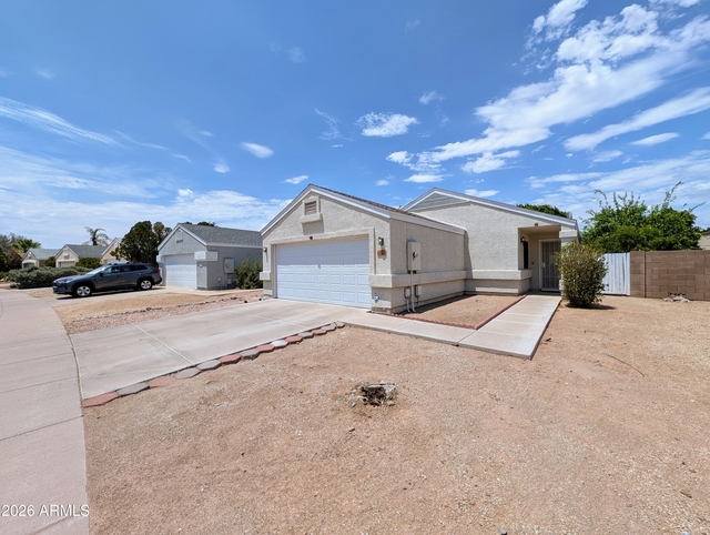 2824 W Angela Drive - Photo 1