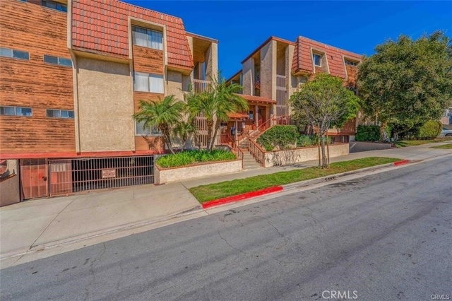 2101 E 21st Street - Photo 1