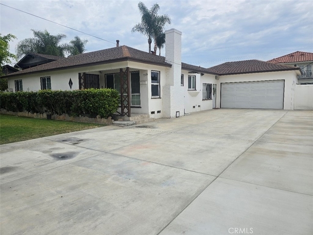 8520 11th - Photo 1