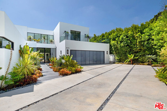 9570 Sunset Boulevard - Photo 1