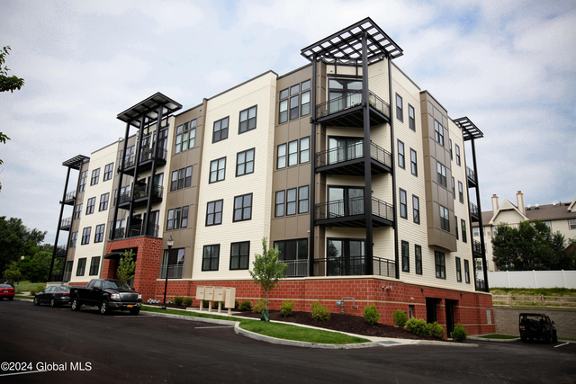 308 Excelsior Avenue - Photo 1