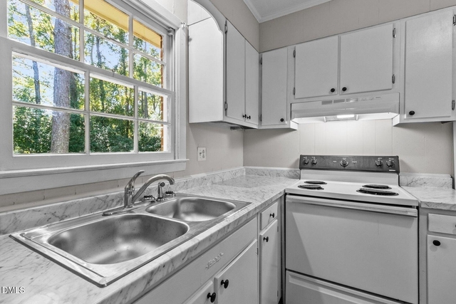 7505 Crown Avenue - Photo 1