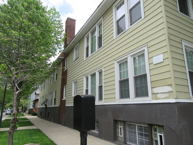 2343 W Winona Street - Photo 1