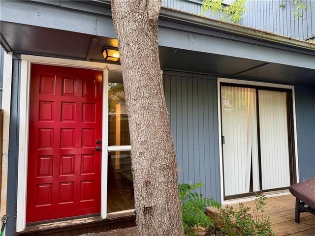 1059 Mariners Drive - Photo 1