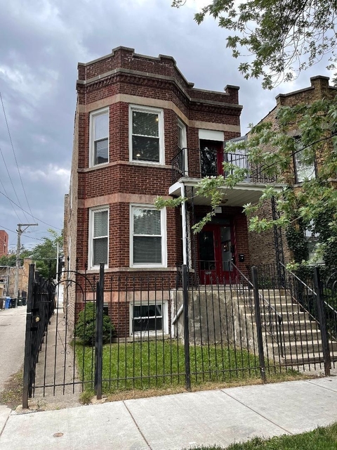 3215 W Warner Avenue - Photo 1
