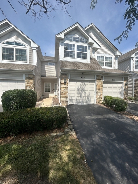 935 Viewpoint Drive - Photo 1