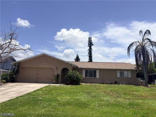 3709 Sw 1st Place - Photo 1