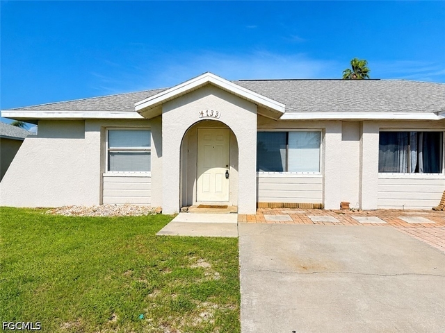 4133 Sw 7th Place - Photo 1