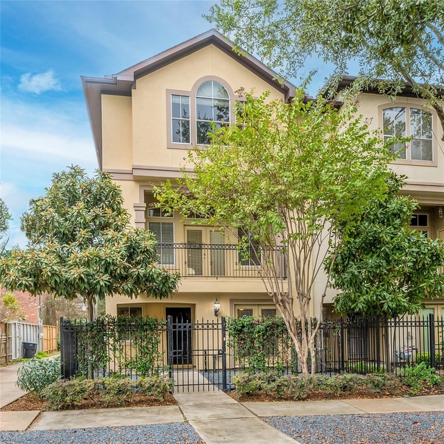 315 Sandman Street - Photo 1