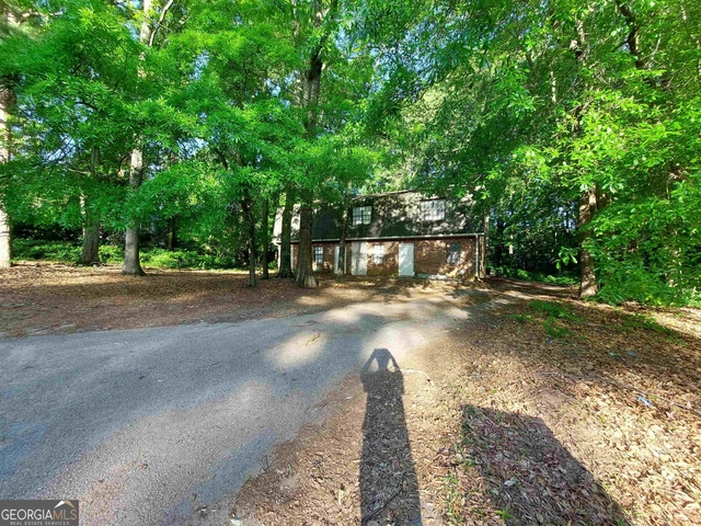 140 Hunters Lane - Photo 1