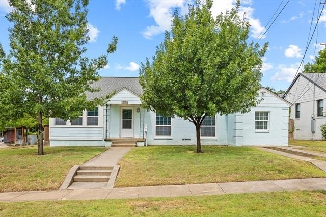 907 Buckalew Street - Photo 1
