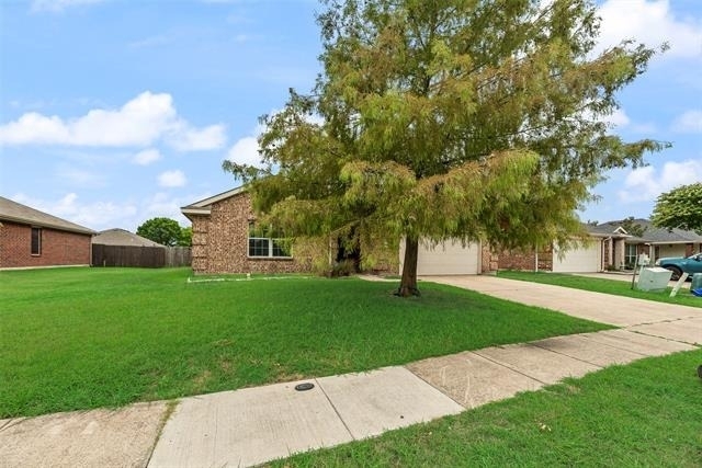 2701 Mockingbird Street - Photo 1