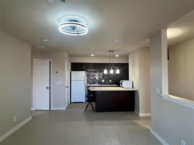 14405 N Pennsylvania Avenue - Photo 1