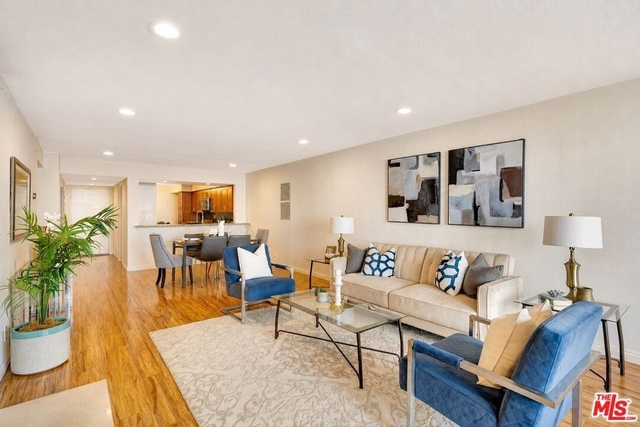 1900 Vine Street - Photo 1