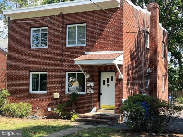 933 N Cleveland Street - Photo 1