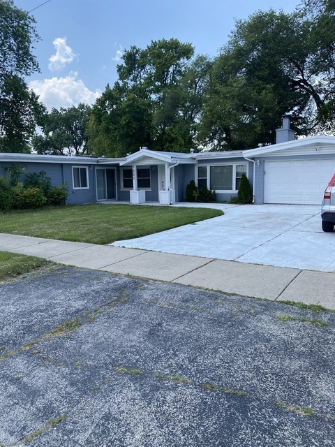 7800 W 98th Place - Photo 1