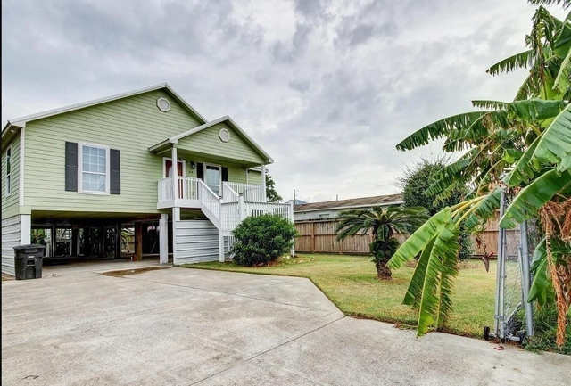 641 4th Street - Photo 1