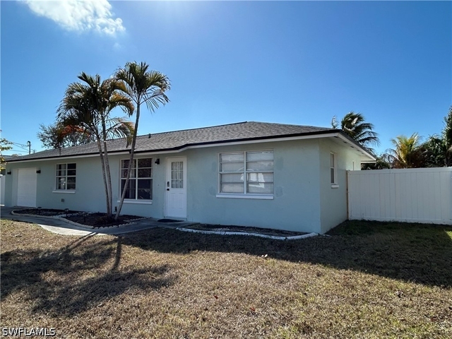 1428 Se 20th Avenue - Photo 1