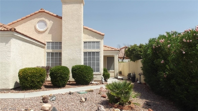 9824 Cross Creek Way - Photo 1