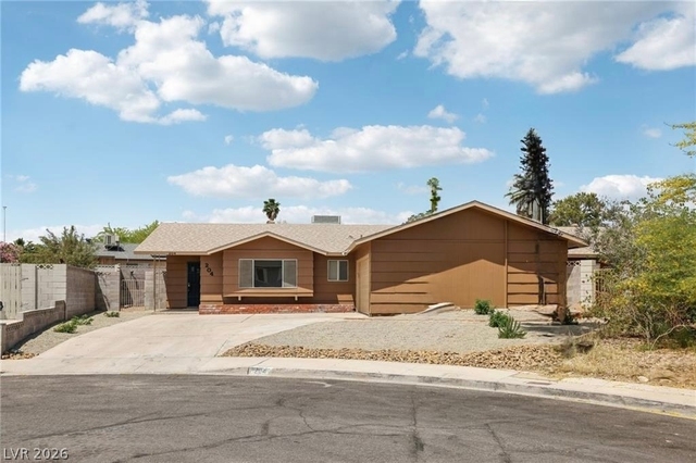 204 Breeze Street - Photo 1