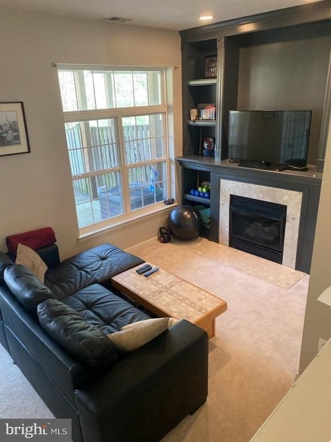 6419 Nice Place - Photo 1