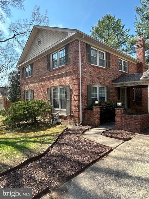 3816 Ridgelea Drive - Photo 1