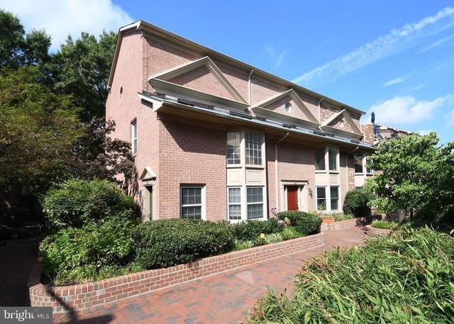 601 N Tazewell Street - Photo 1