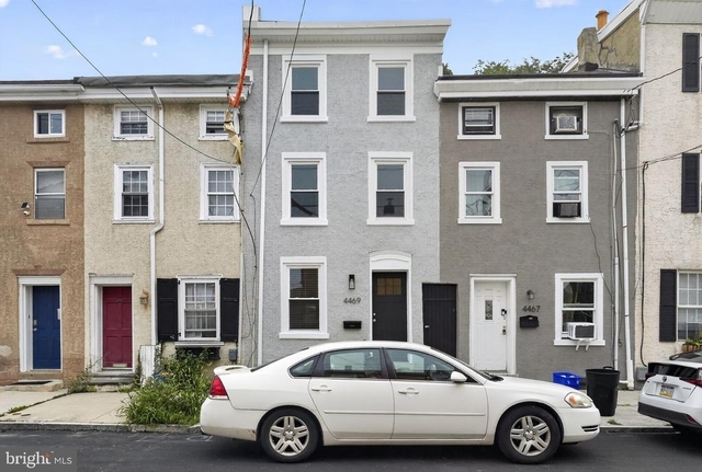 4469 Silverwood Street - Photo 1