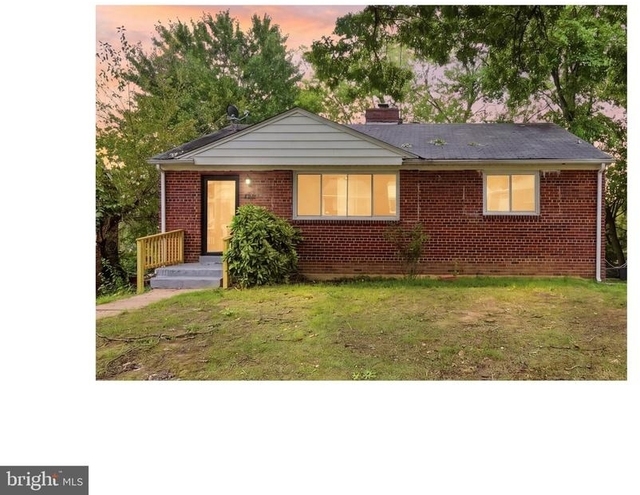 7005 Halleck Street - Photo 1