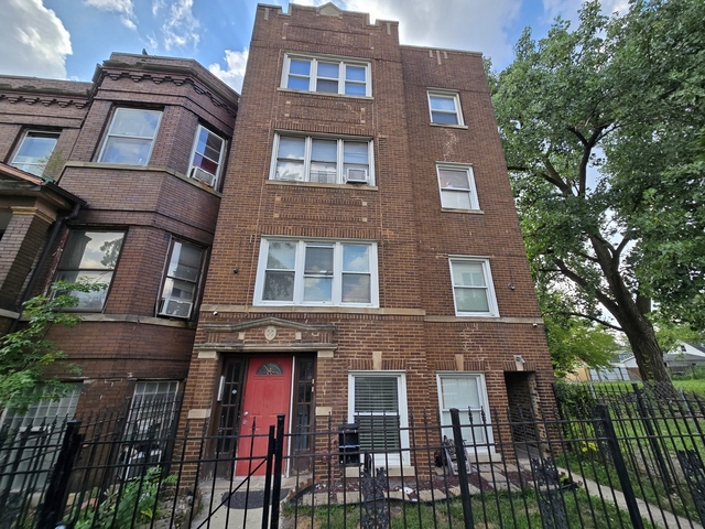 834 N Christiana Avenue - Photo 1