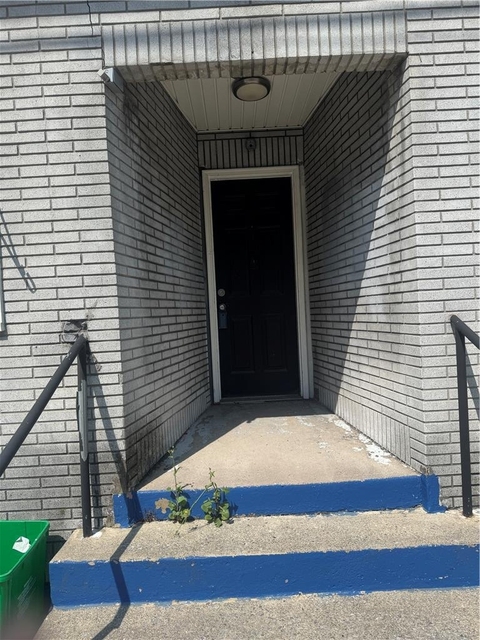 702 Wyandotte Street - Photo 1